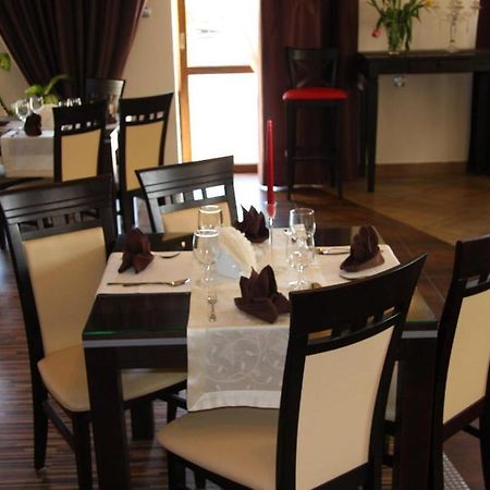 Hotel Wasik Krogulcza Bagian luar foto