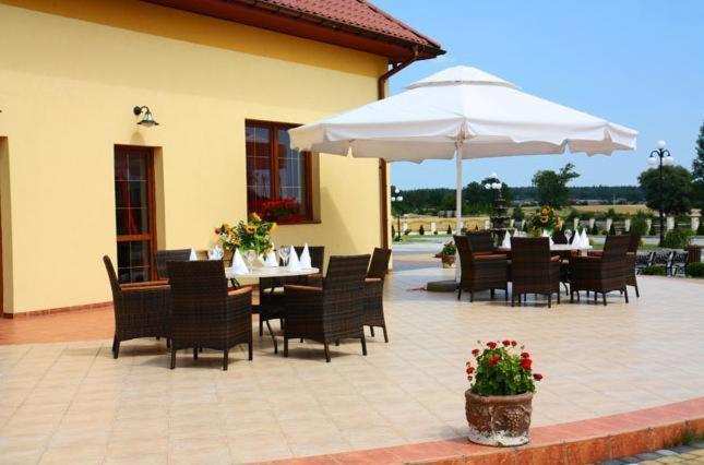 Hotel Wasik Krogulcza Bagian luar foto