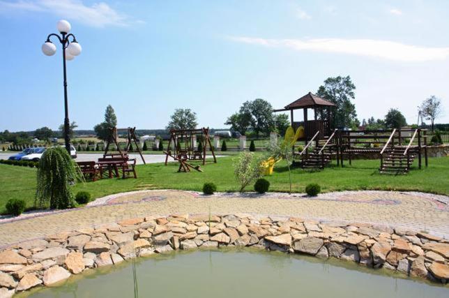 Hotel Wasik Krogulcza Bagian luar foto