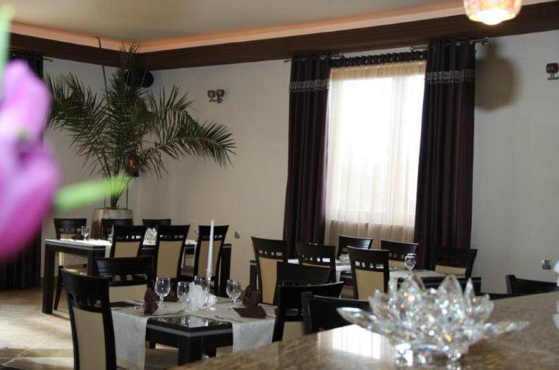 Hotel Wasik Krogulcza Bagian luar foto